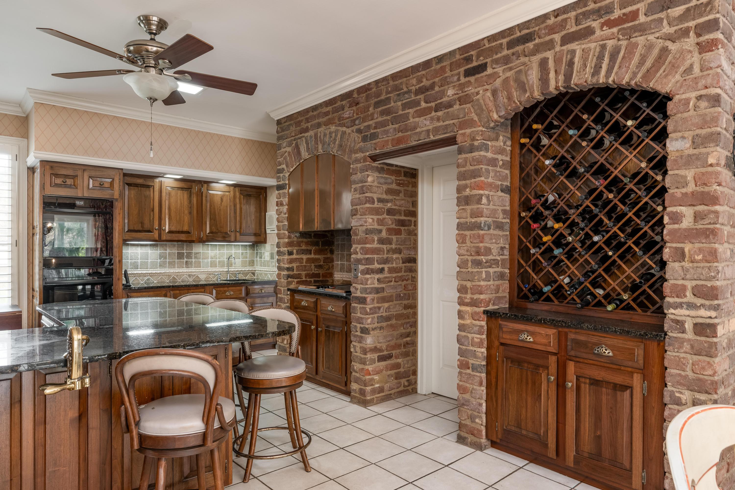 642 Kyle Lane NW