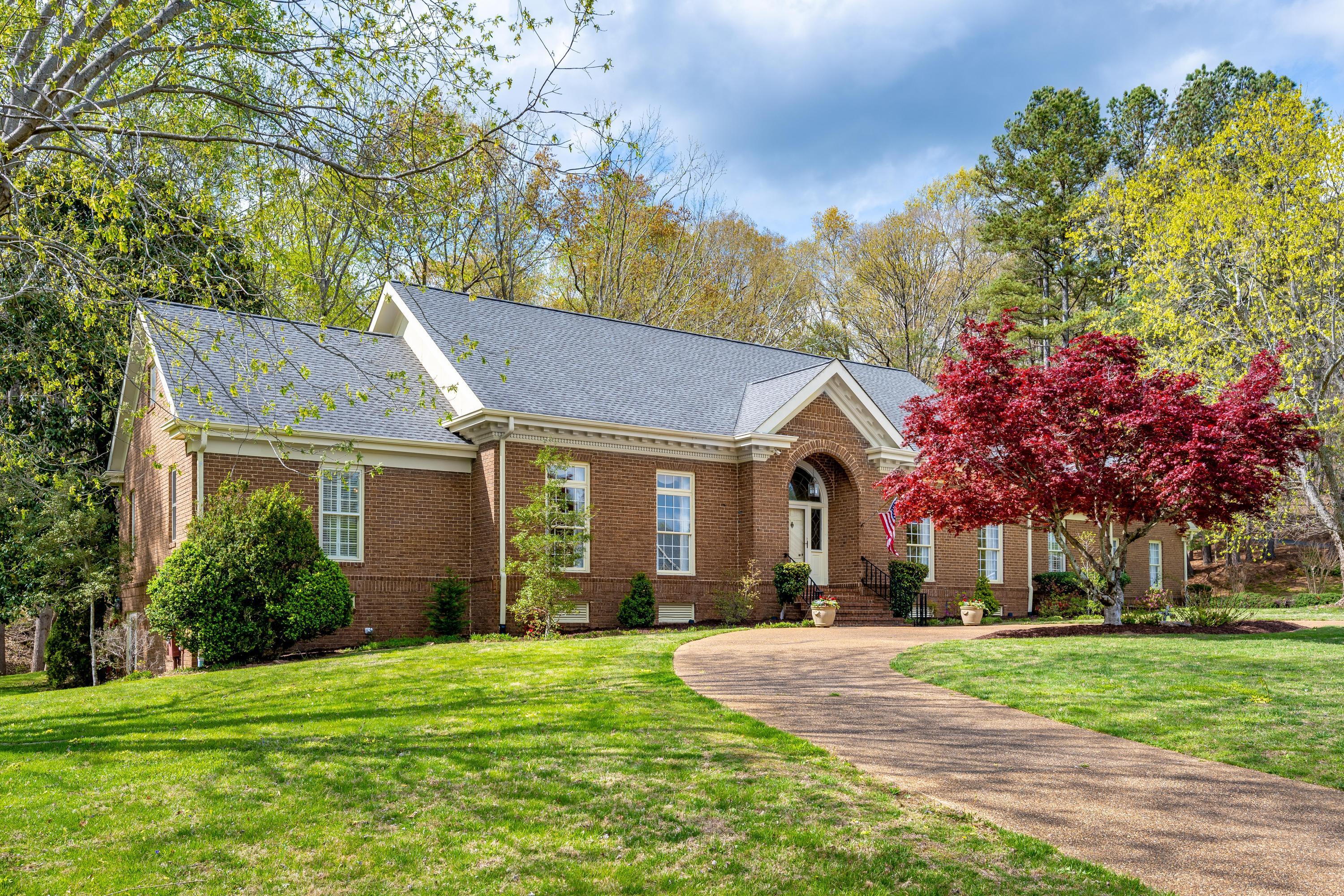 642 Kyle Lane NW