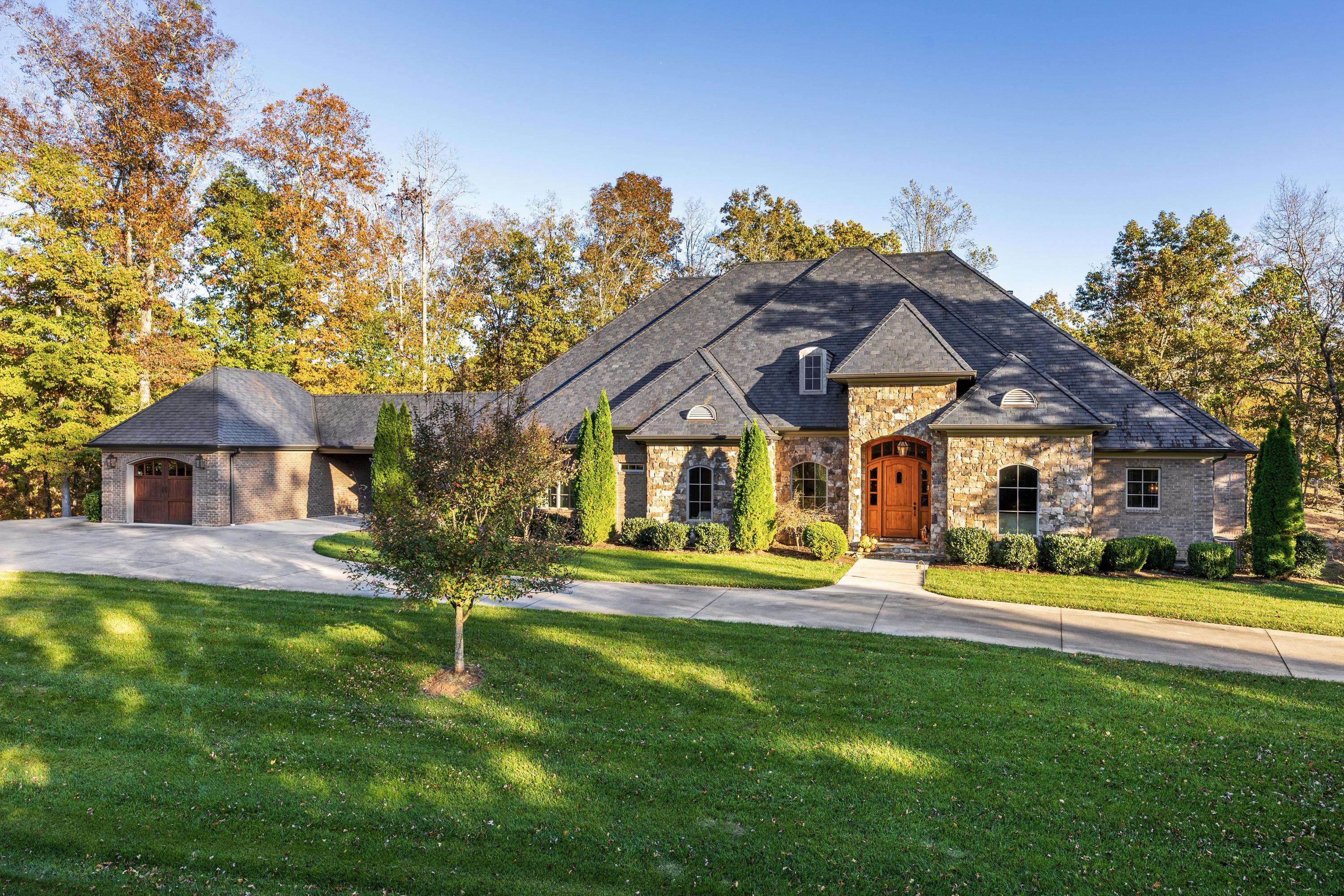 170 Litchfield Lane NW, Cleveland