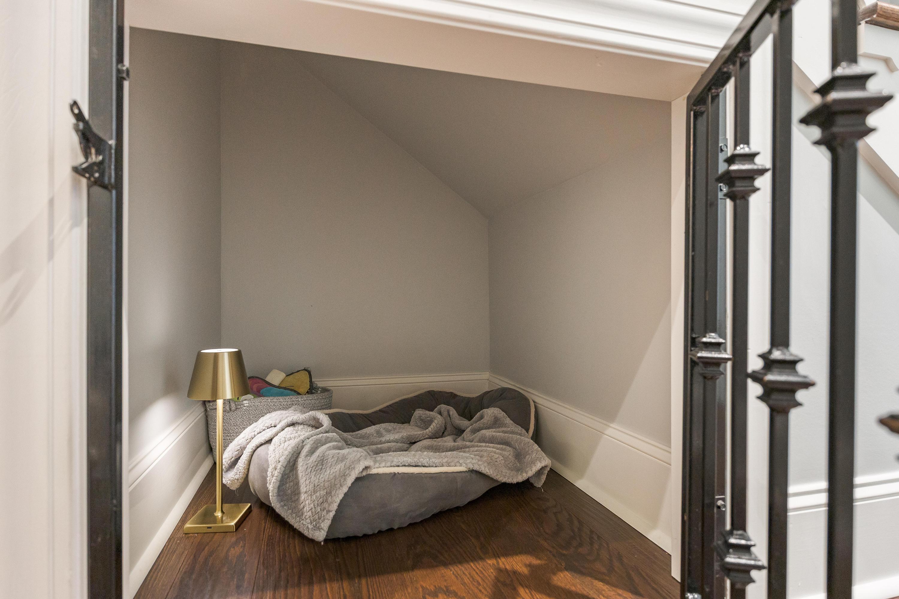 170 Litchfield Lane NW, Cleveland