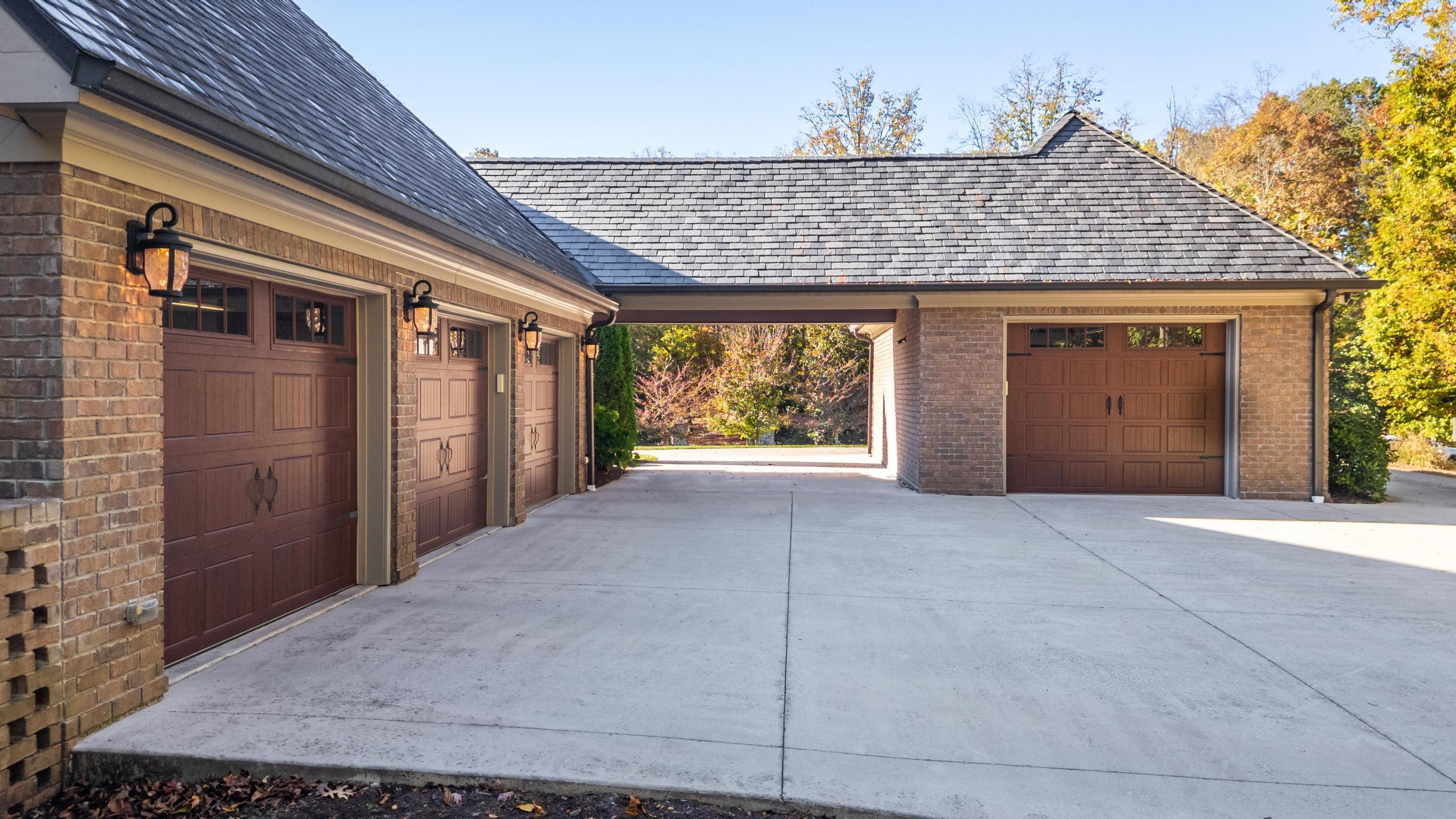 170 Litchfield Lane NW, Cleveland