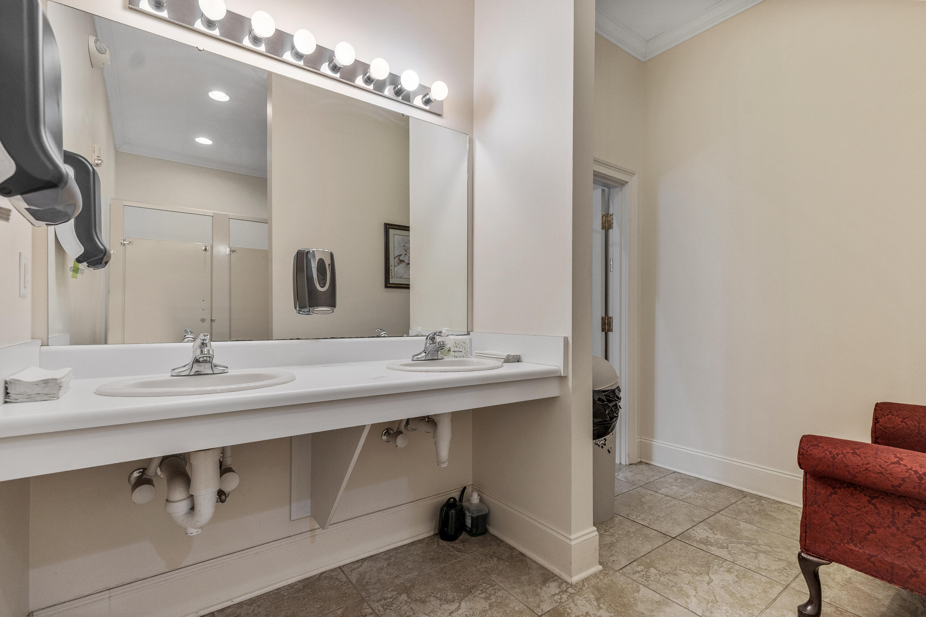 300 N Tennessee Avenue