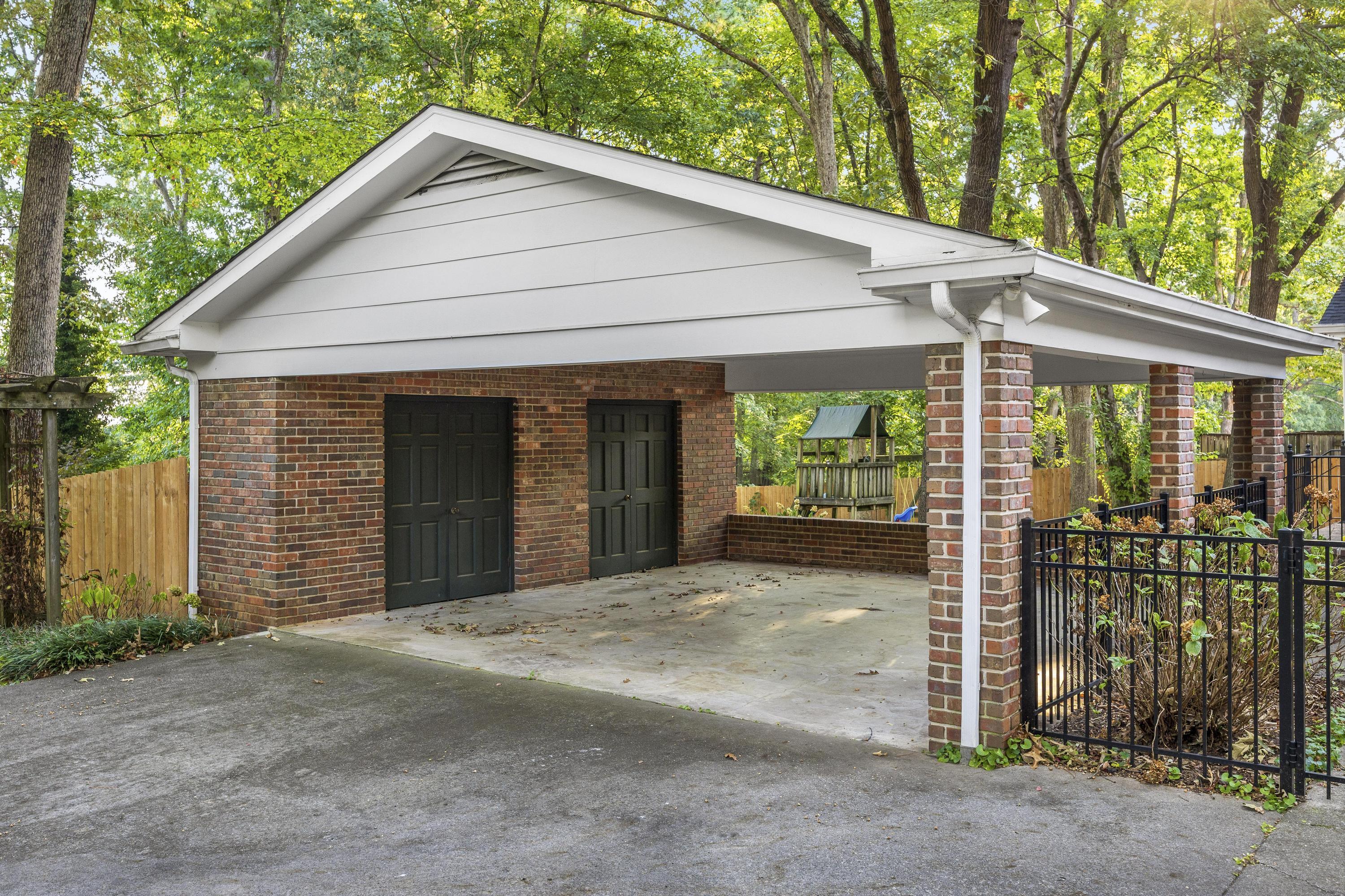 220 Blueberry Hill Road NW