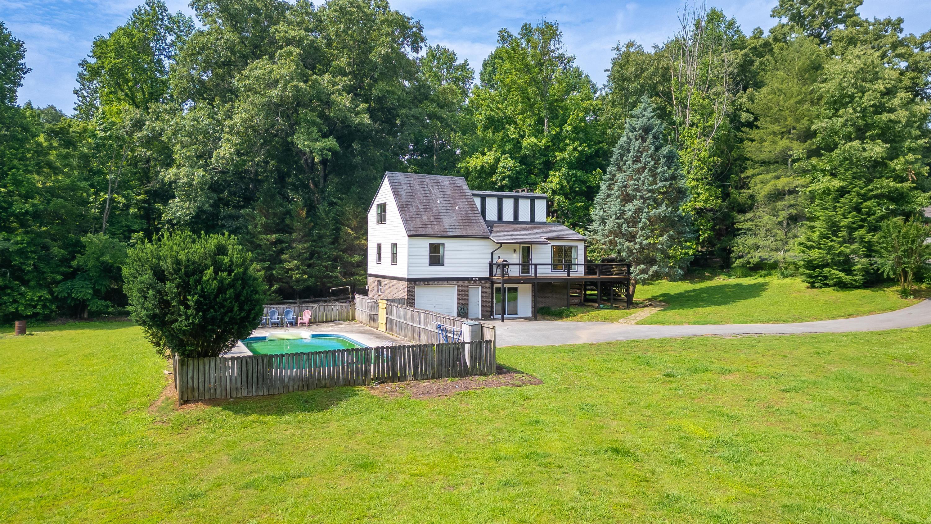 3420 Sunray Drive NW