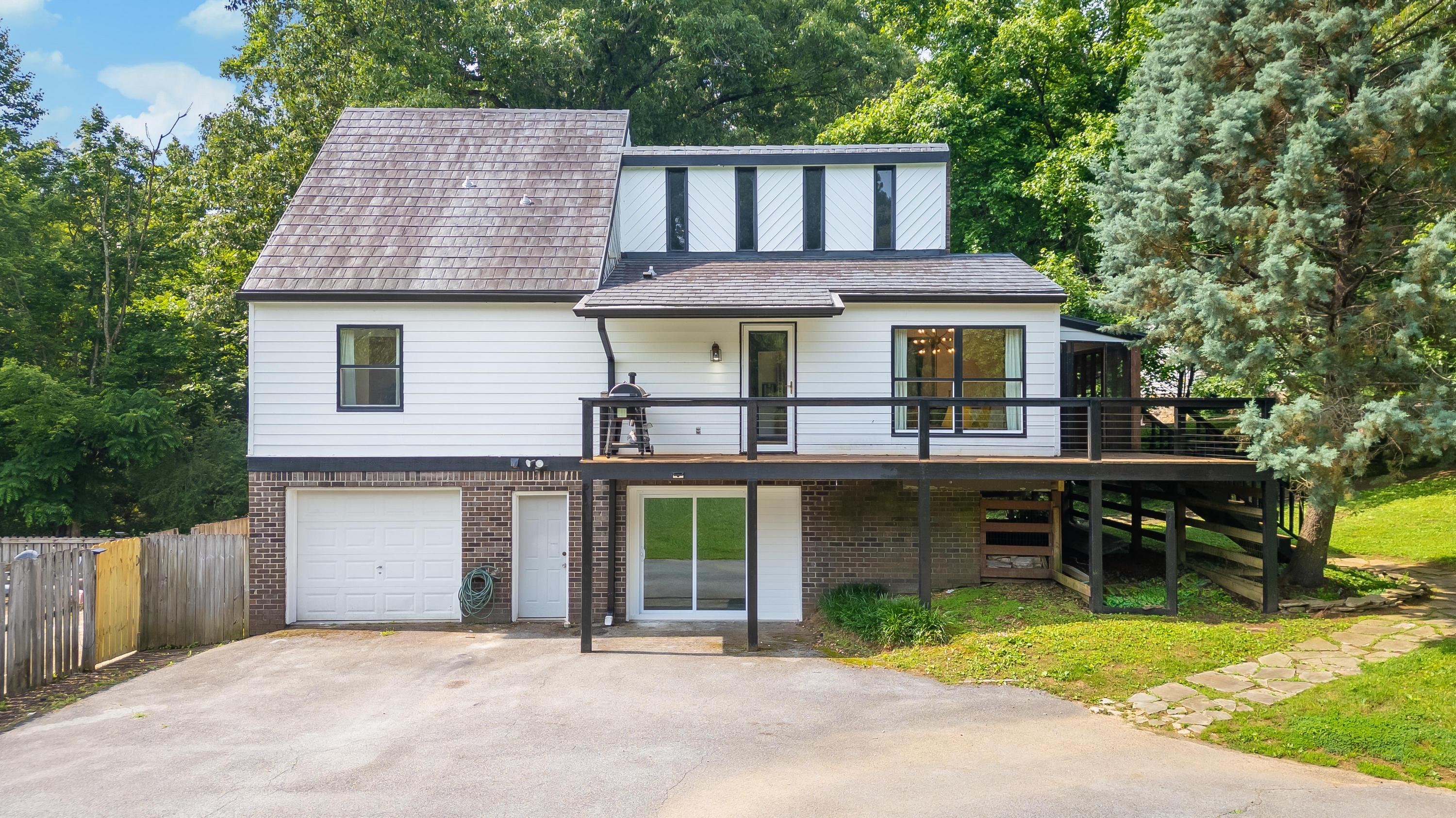 3420 Sunray Drive NW