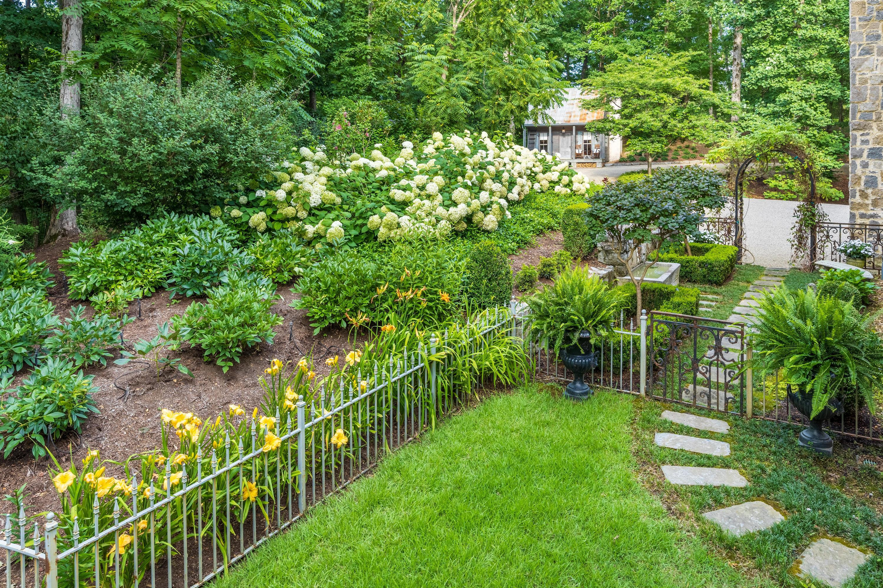 175 Litchfield Lane NW