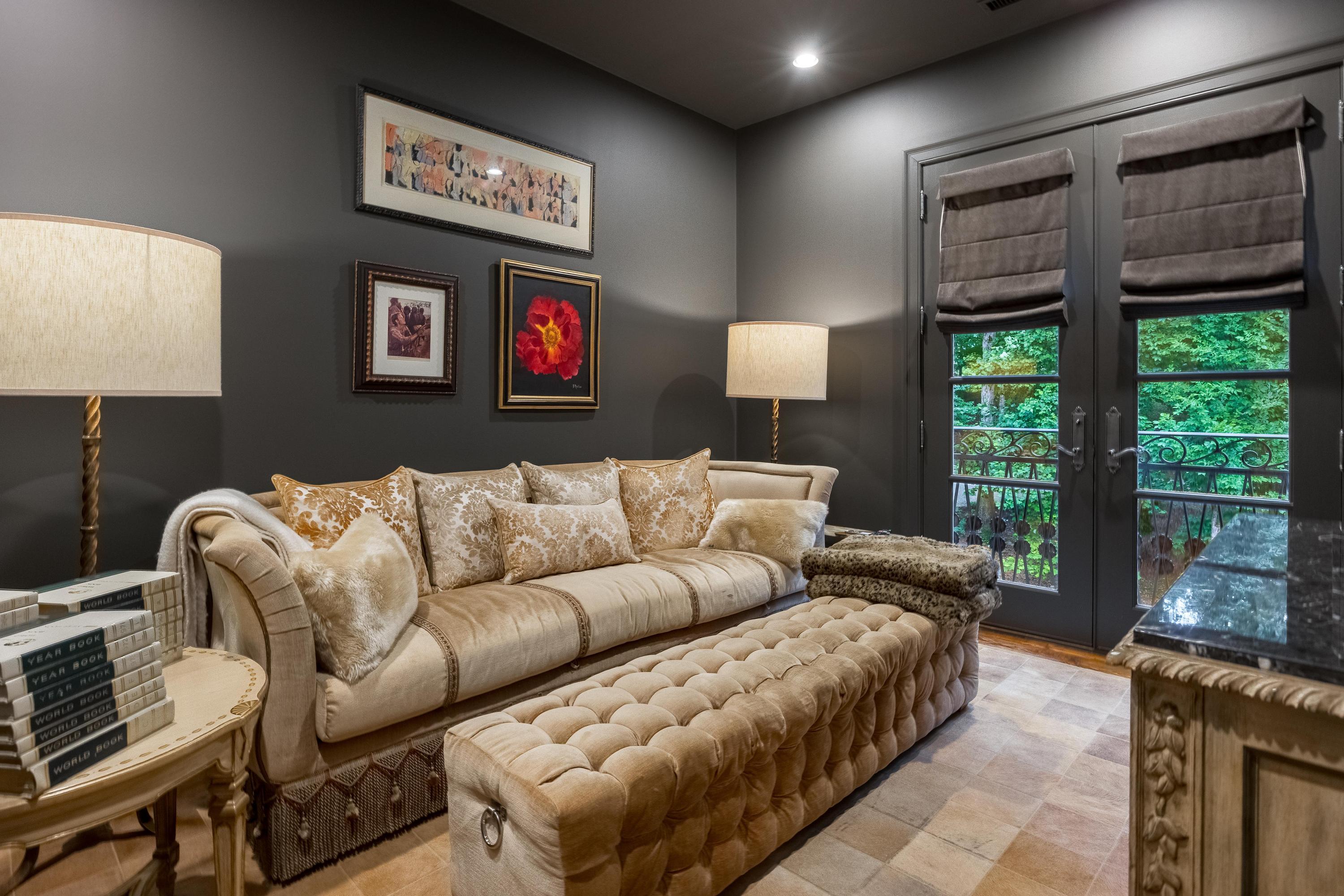 175 Litchfield Lane NW