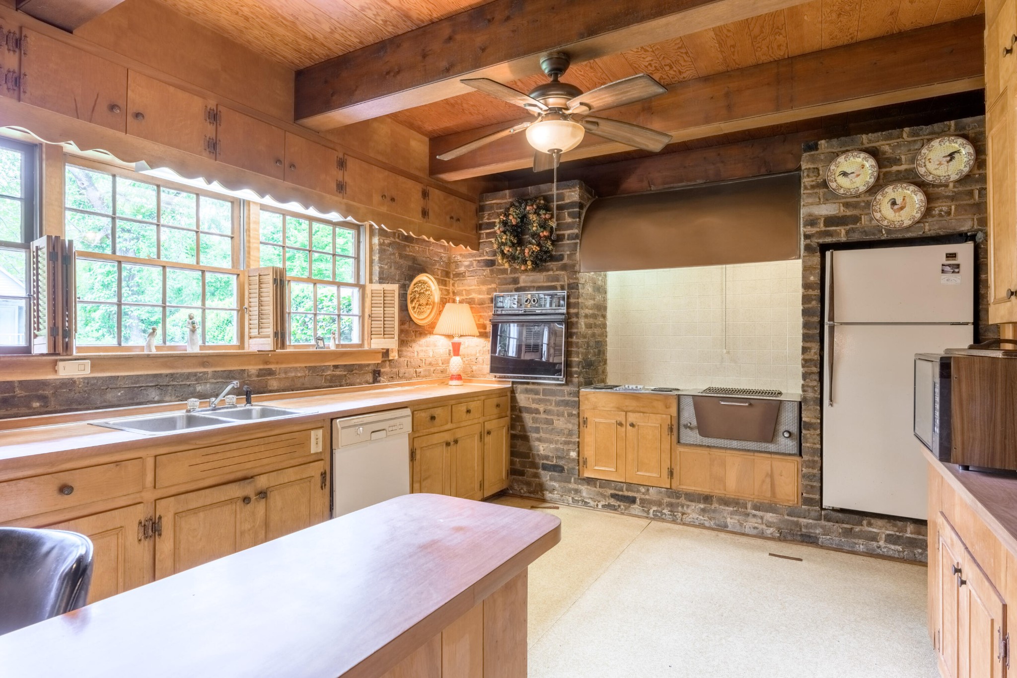 201 Fillauer Lake Rd, NE