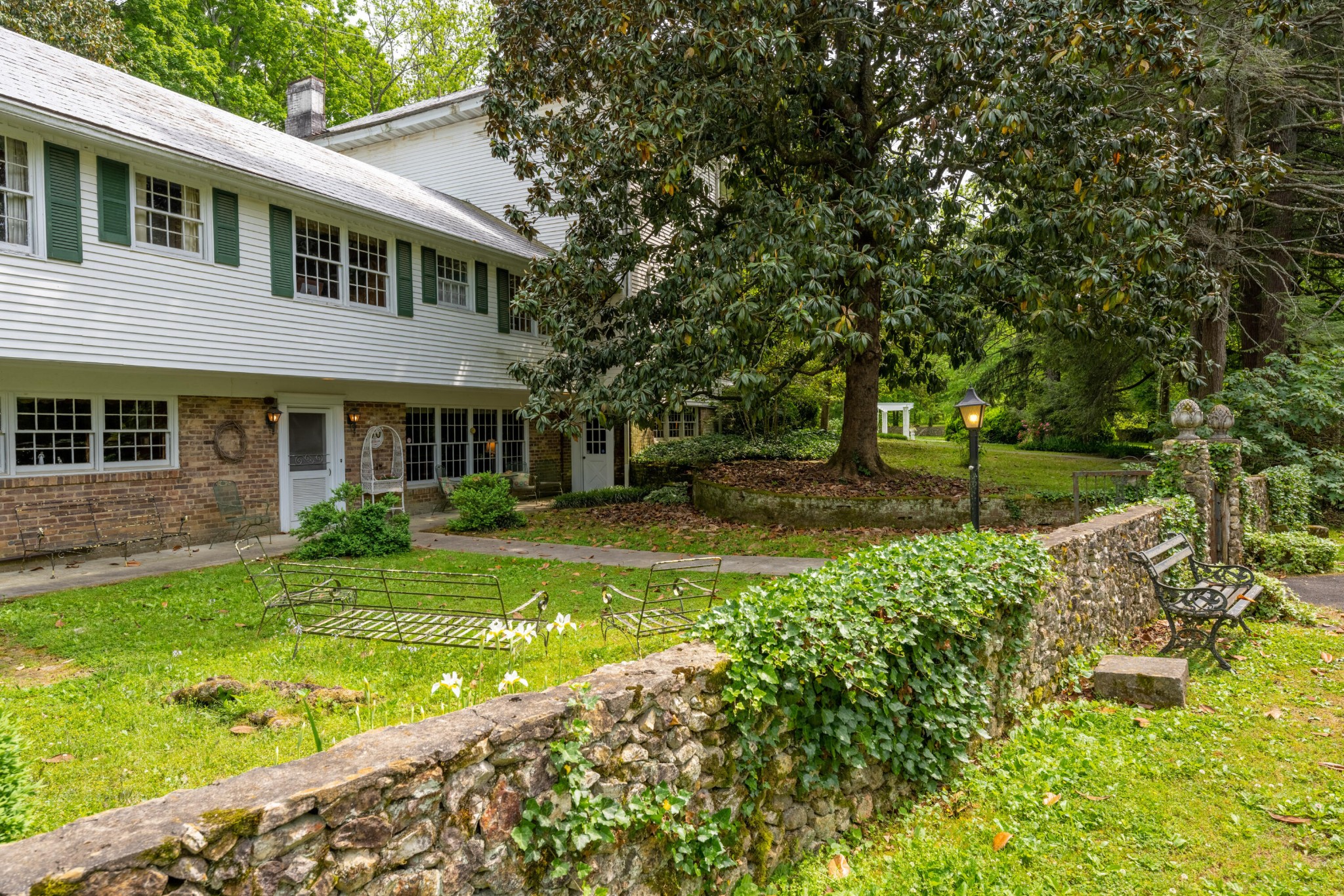 201 Fillauer Lake Rd, NE