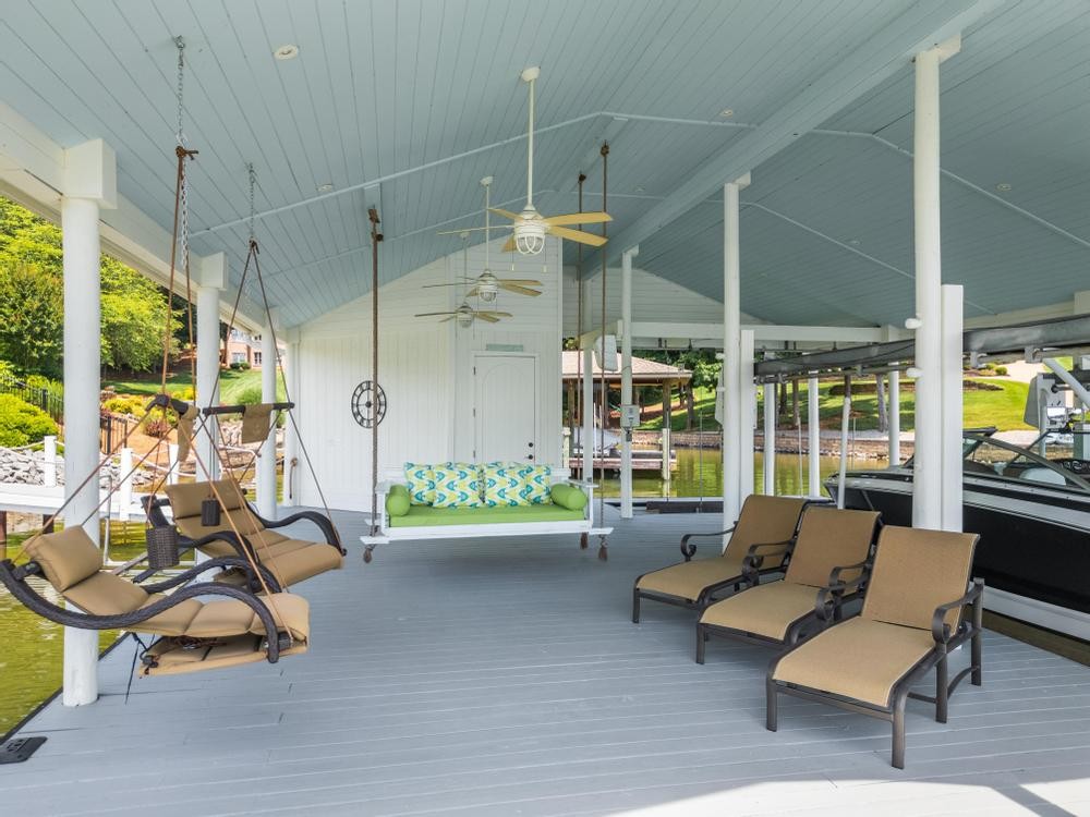 115 Blue Herron Dr