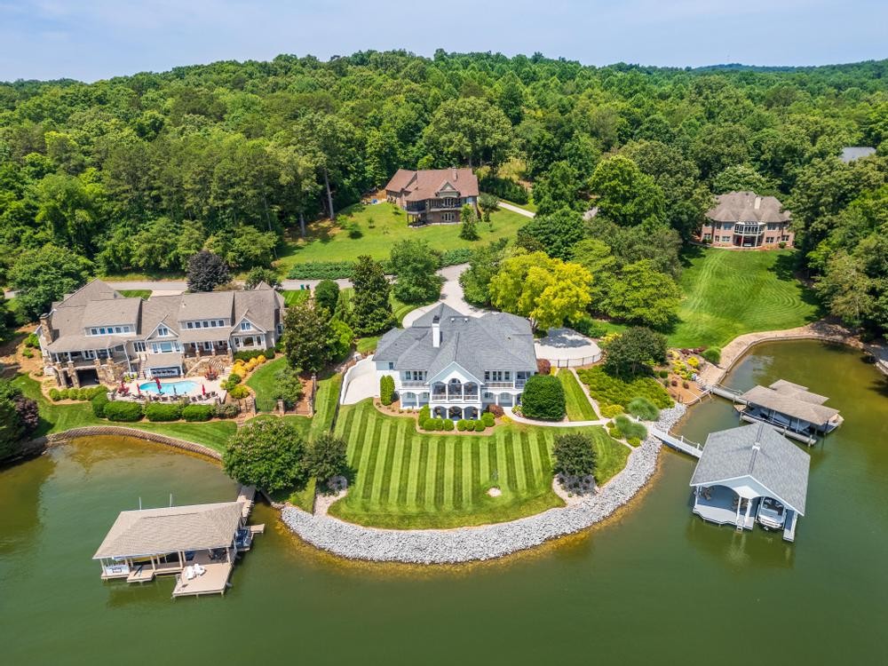 115 Blue Herron Dr