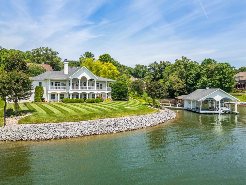 115 Blue Herron Dr