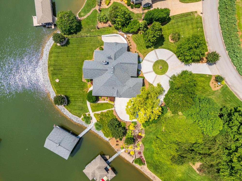 115 Blue Herron Dr