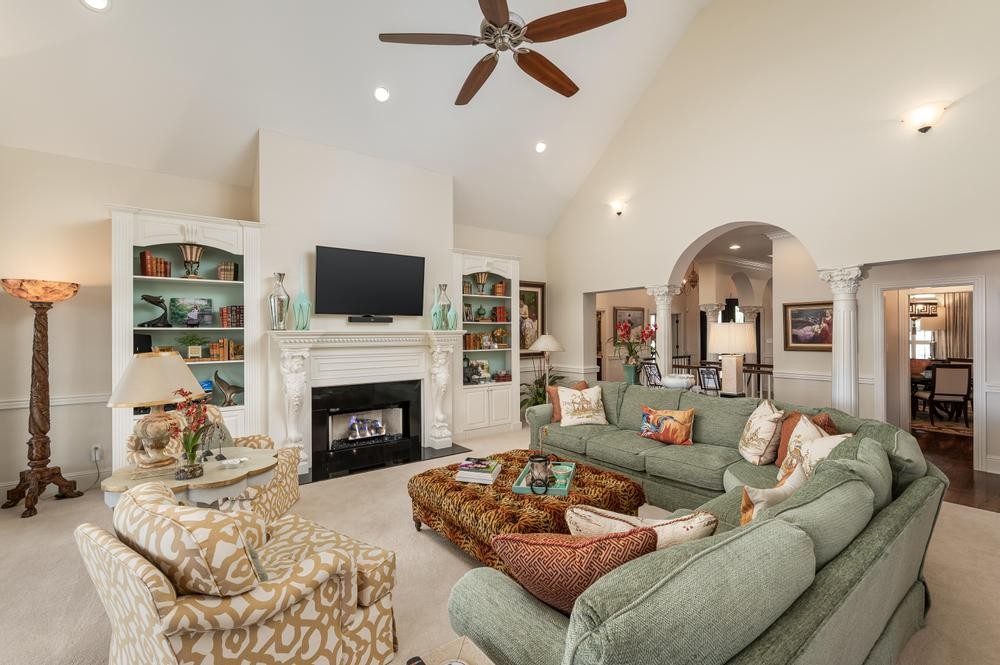 115 Blue Herron Dr