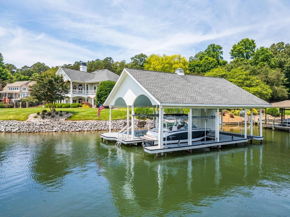 115 Blue Herron Dr