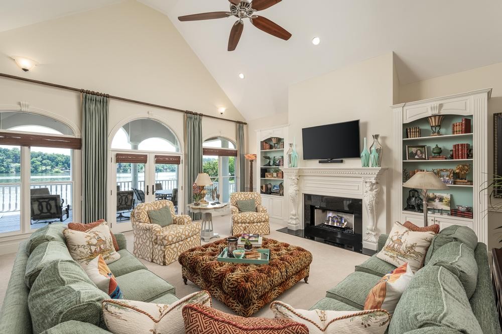 115 Blue Herron Dr