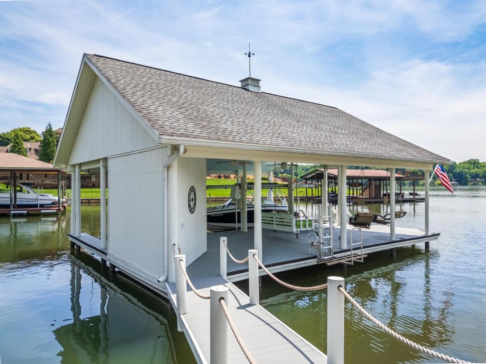 115 Blue Herron Dr