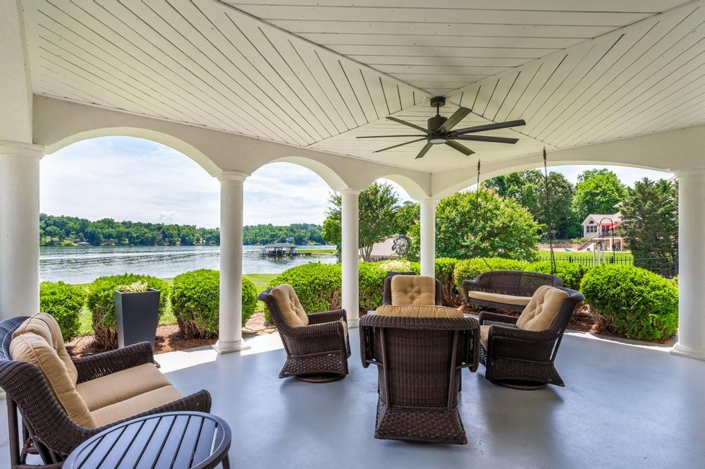 115 Blue Herron Dr