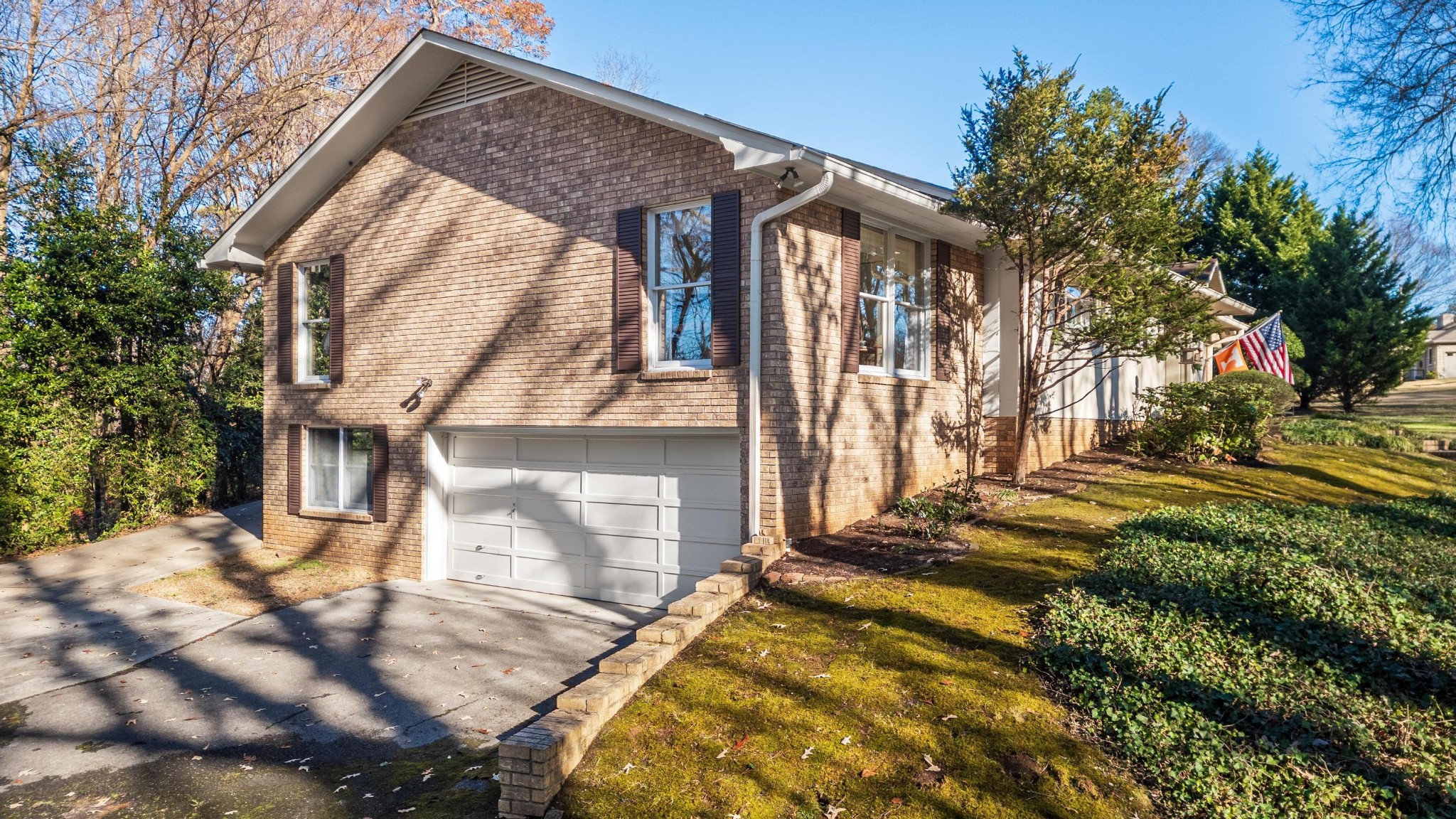 2075 Joy Street, NE