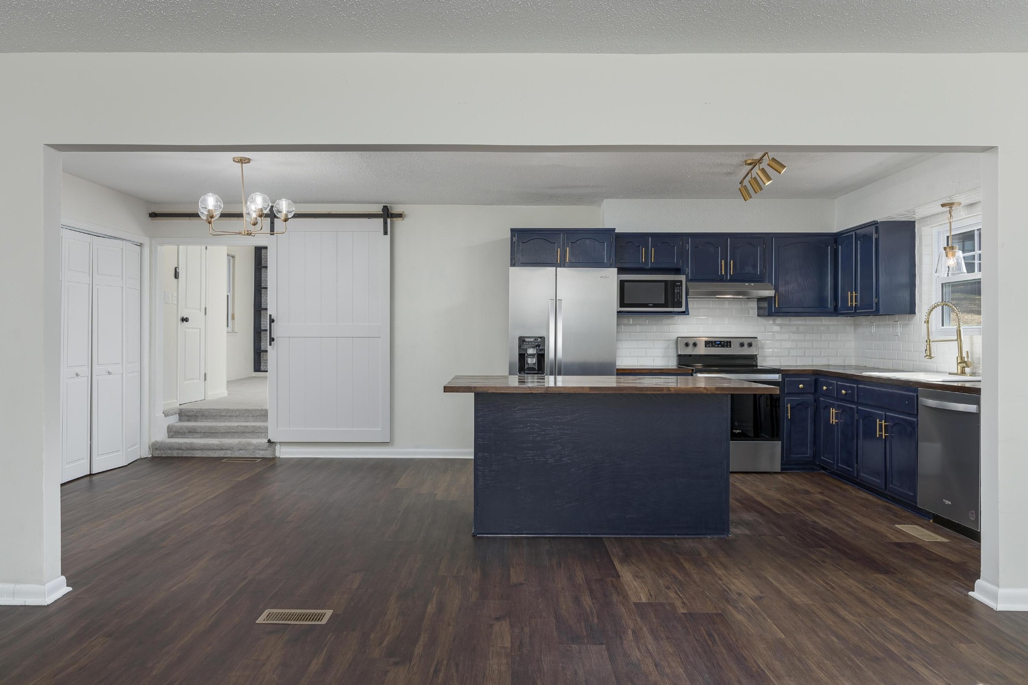 1313 W 46th Street
