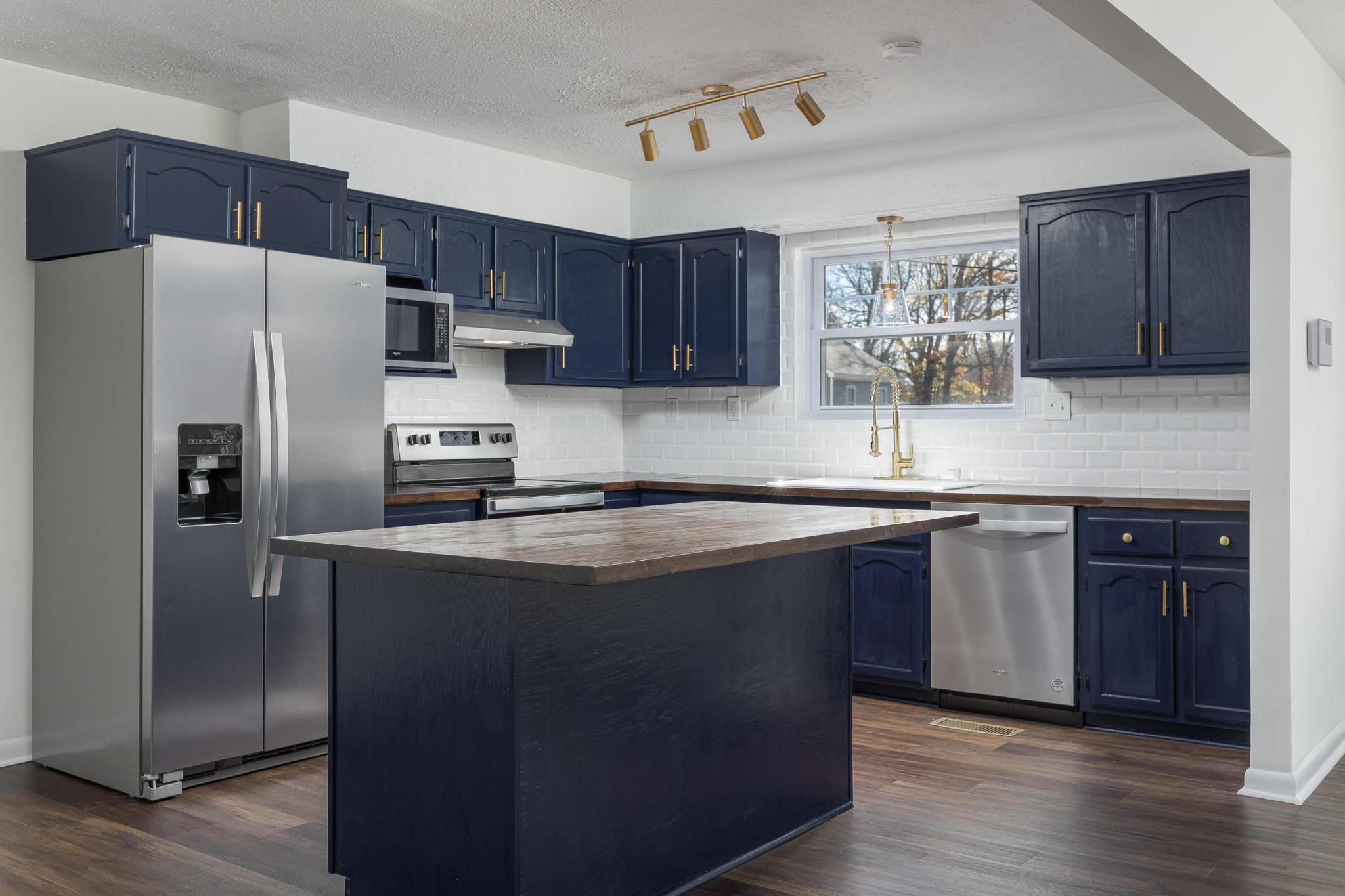 1313 W 46th Street