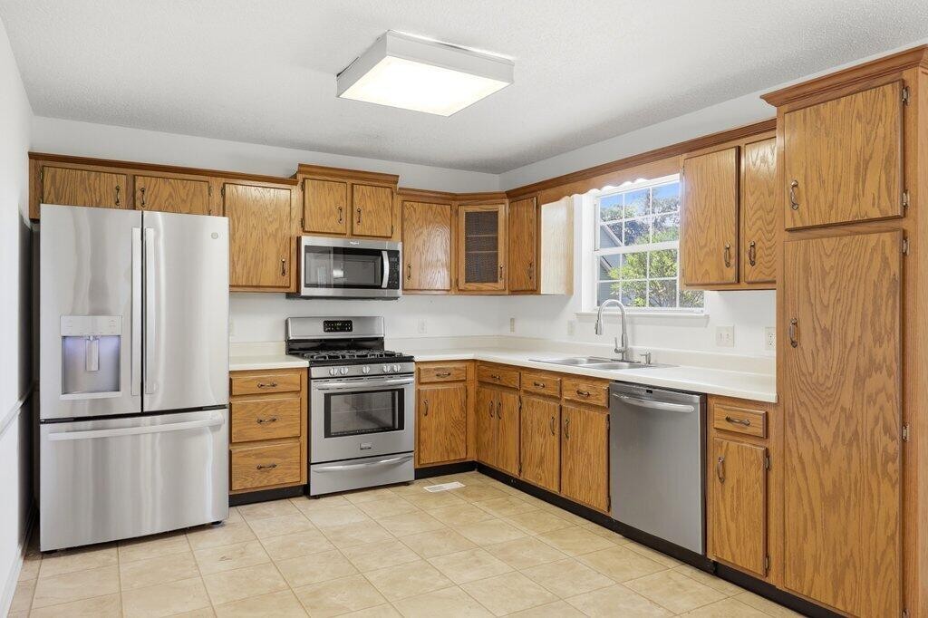 8708 Oak View Drive