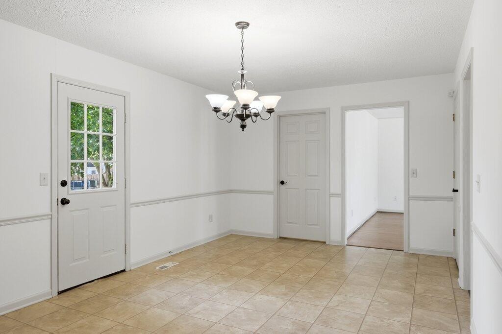 8708 Oak View Drive