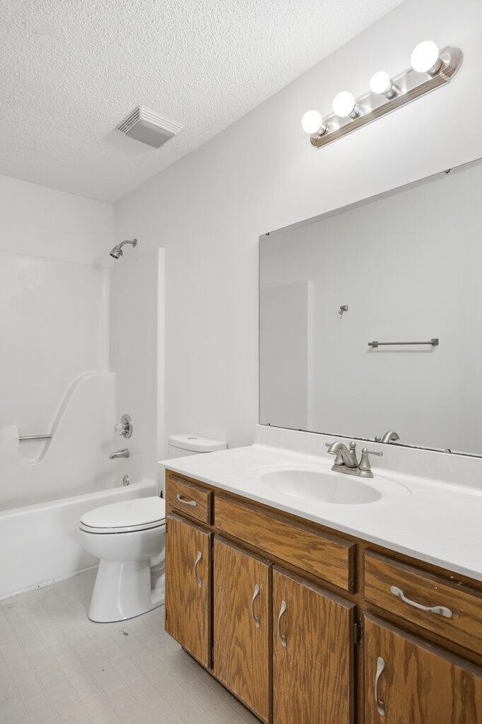 8708 Oak View Drive