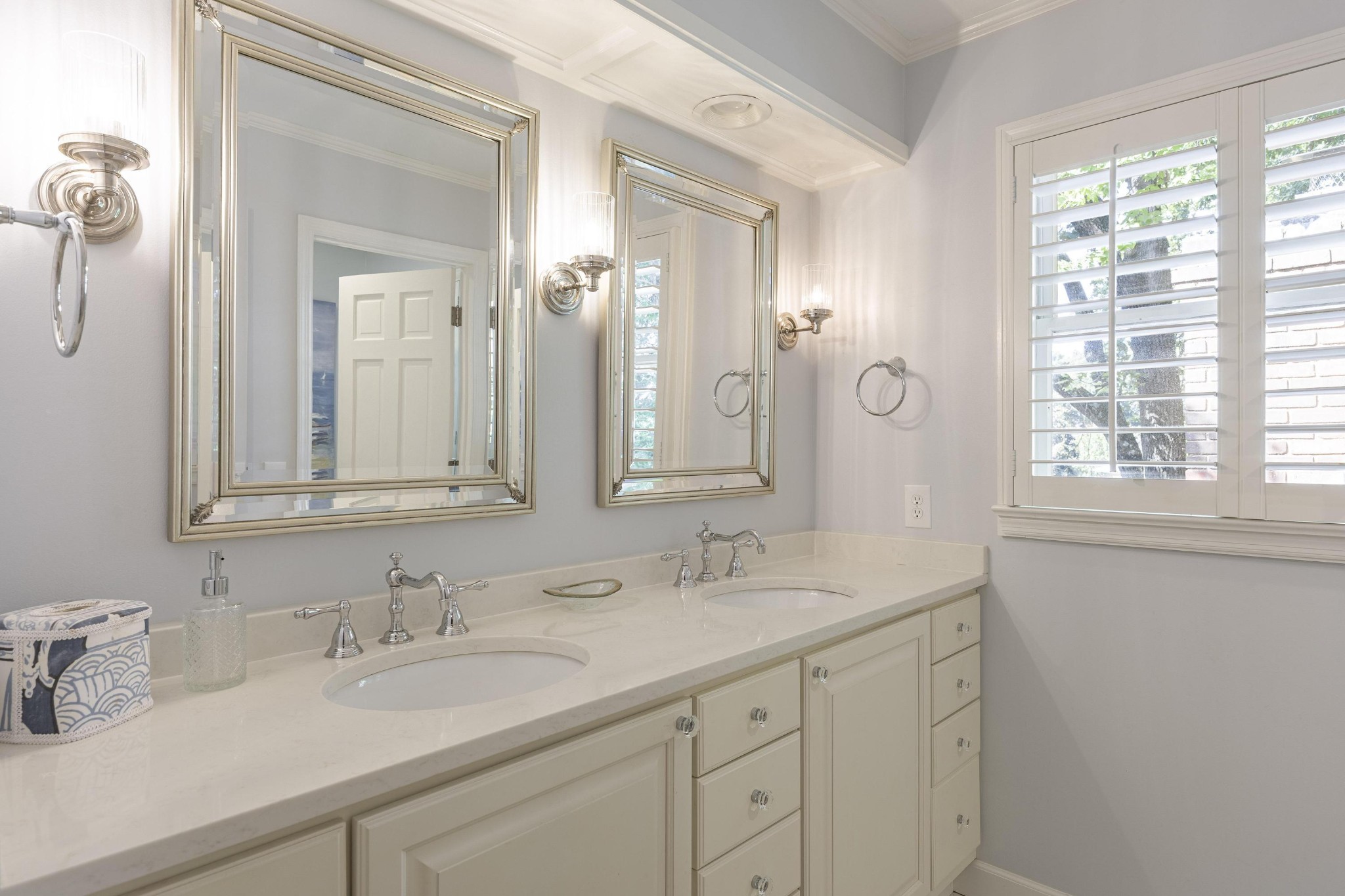 220 Blueberry Hill Road, NW