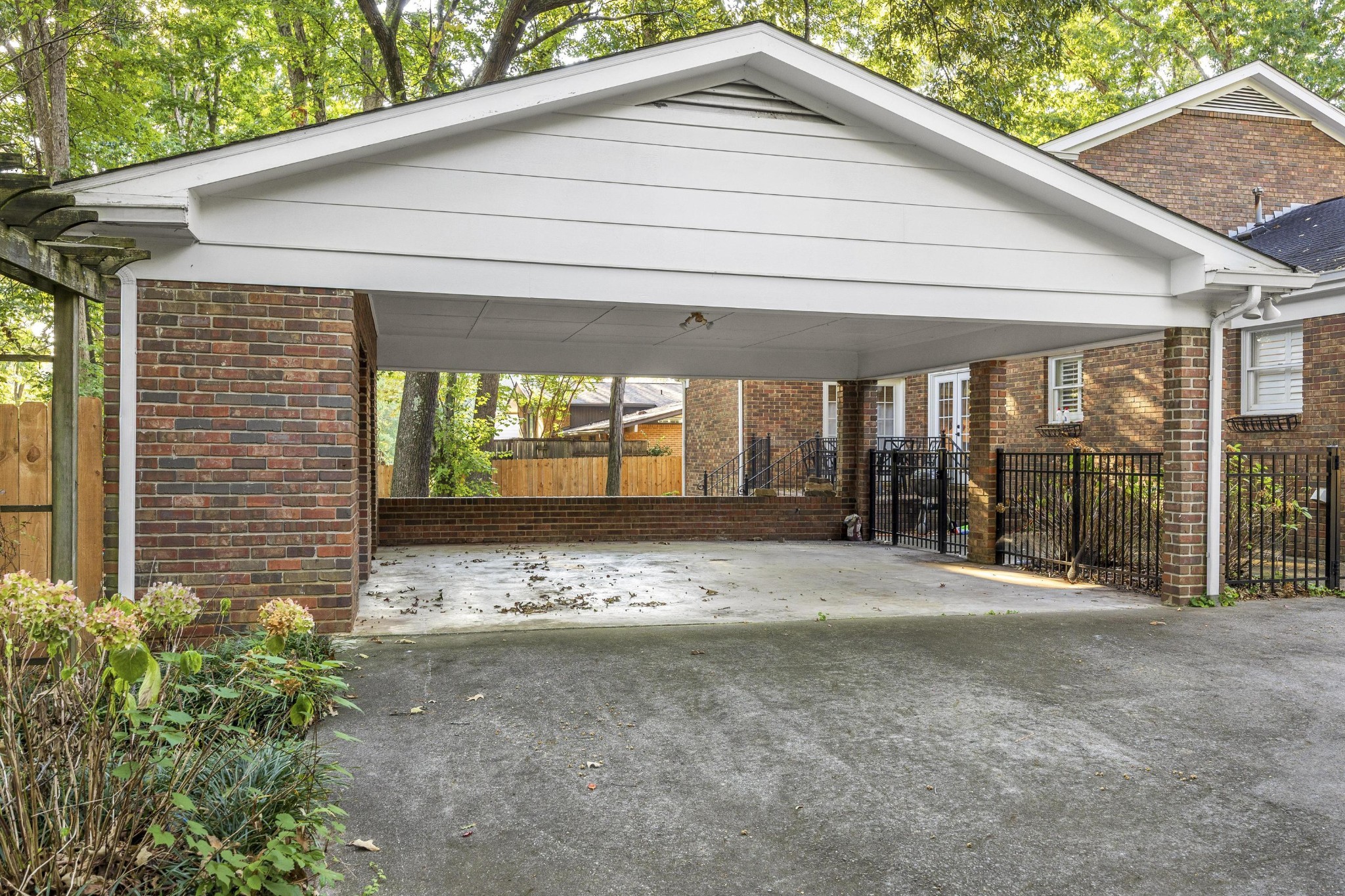 220 Blueberry Hill Road, NW