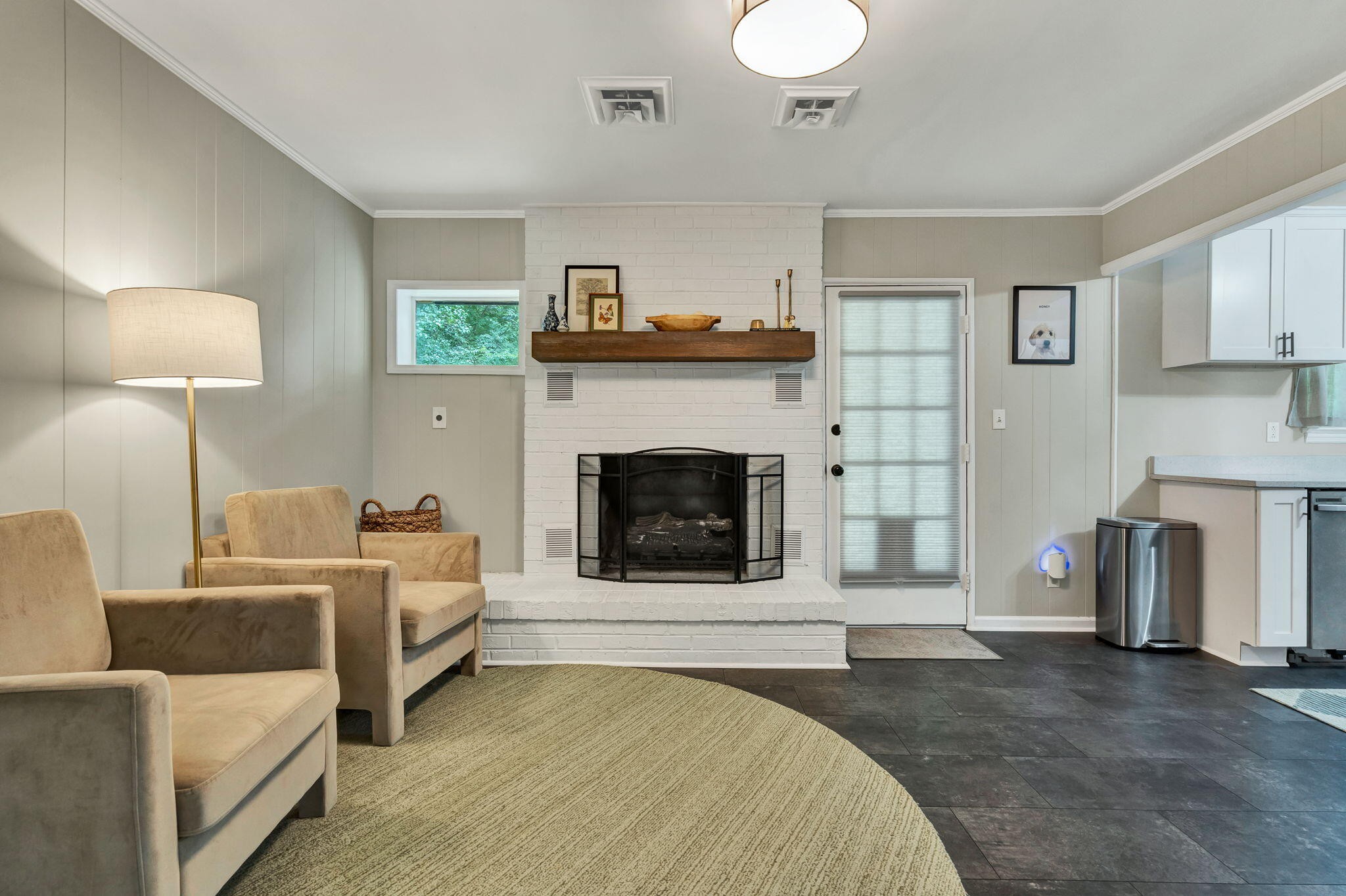 1412 Clearpoint Circle
