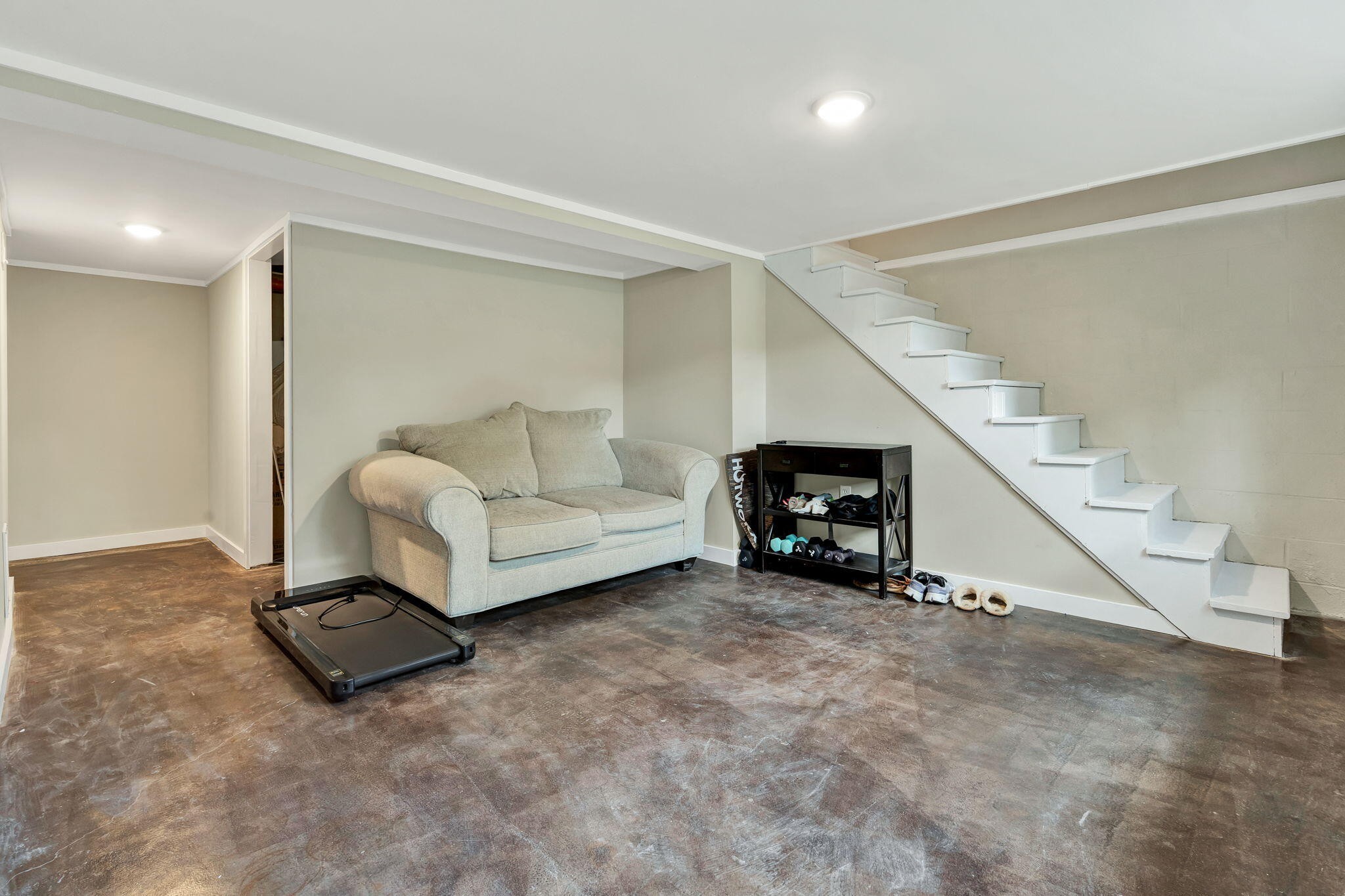 1412 Clearpoint Circle