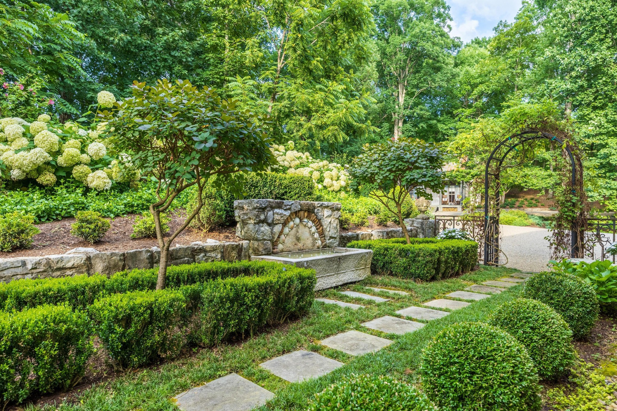 175 Litchfield Lane, NW