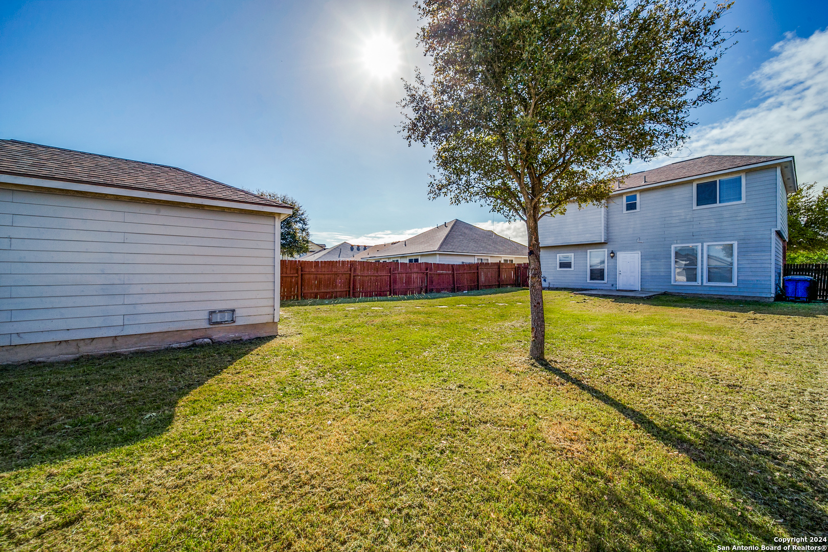 5811 MIDCROWN DR