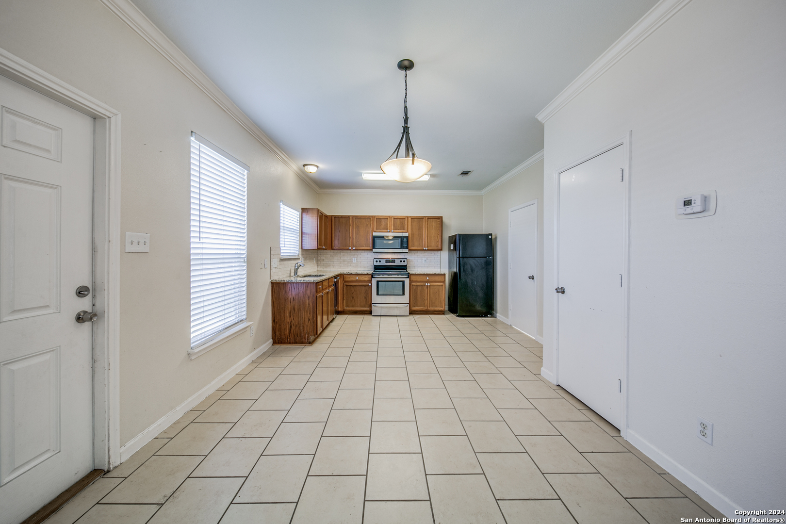5811 MIDCROWN DR