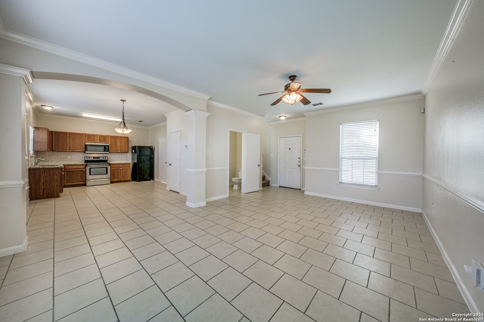 5811 MIDCROWN DR