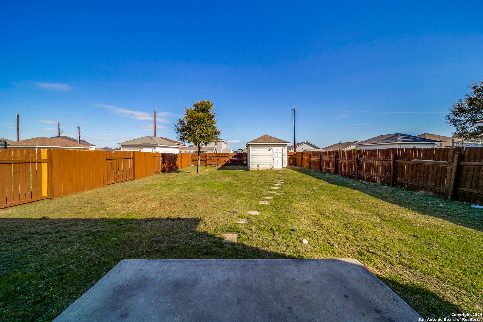 5811 MIDCROWN DR