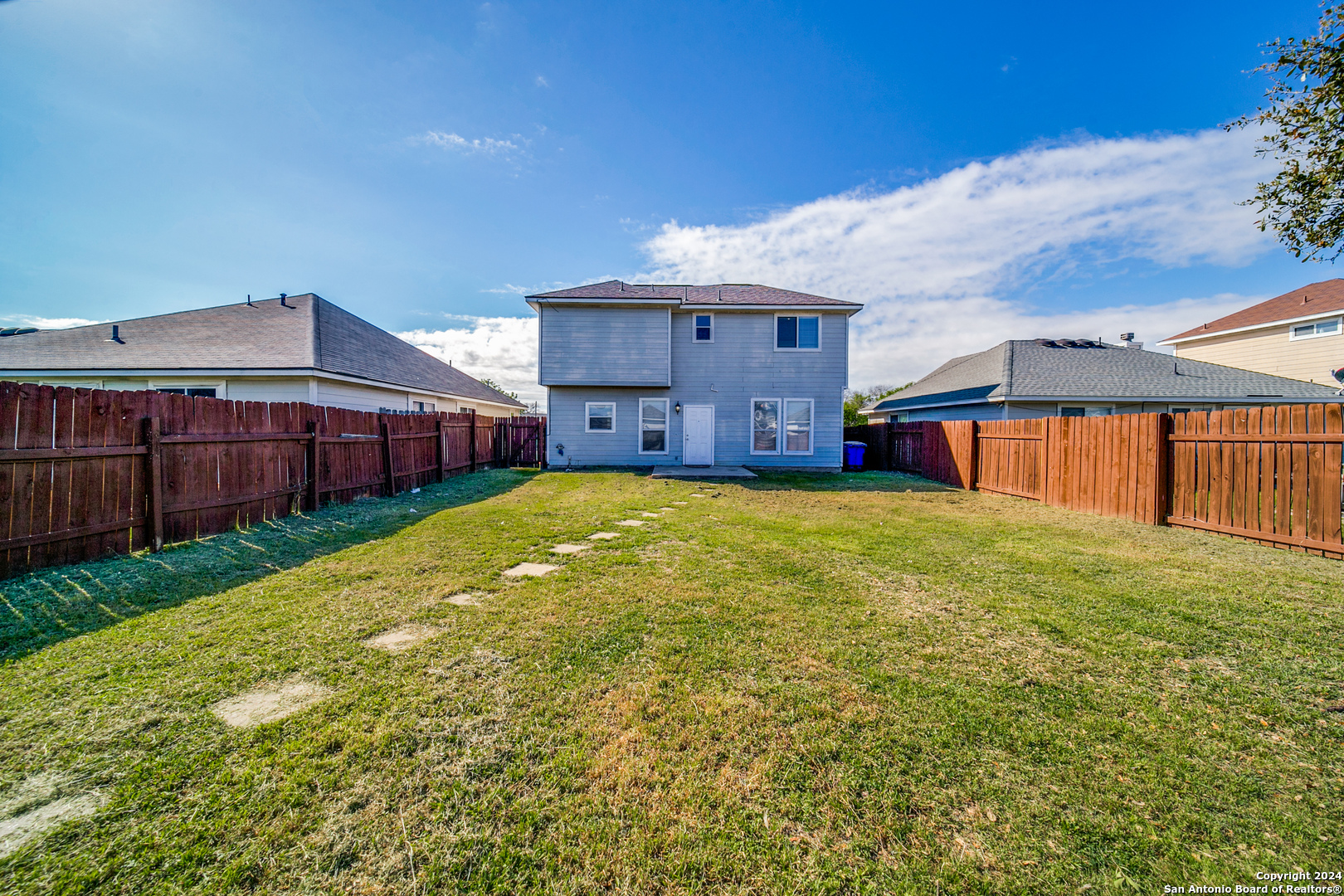 5811 MIDCROWN DR