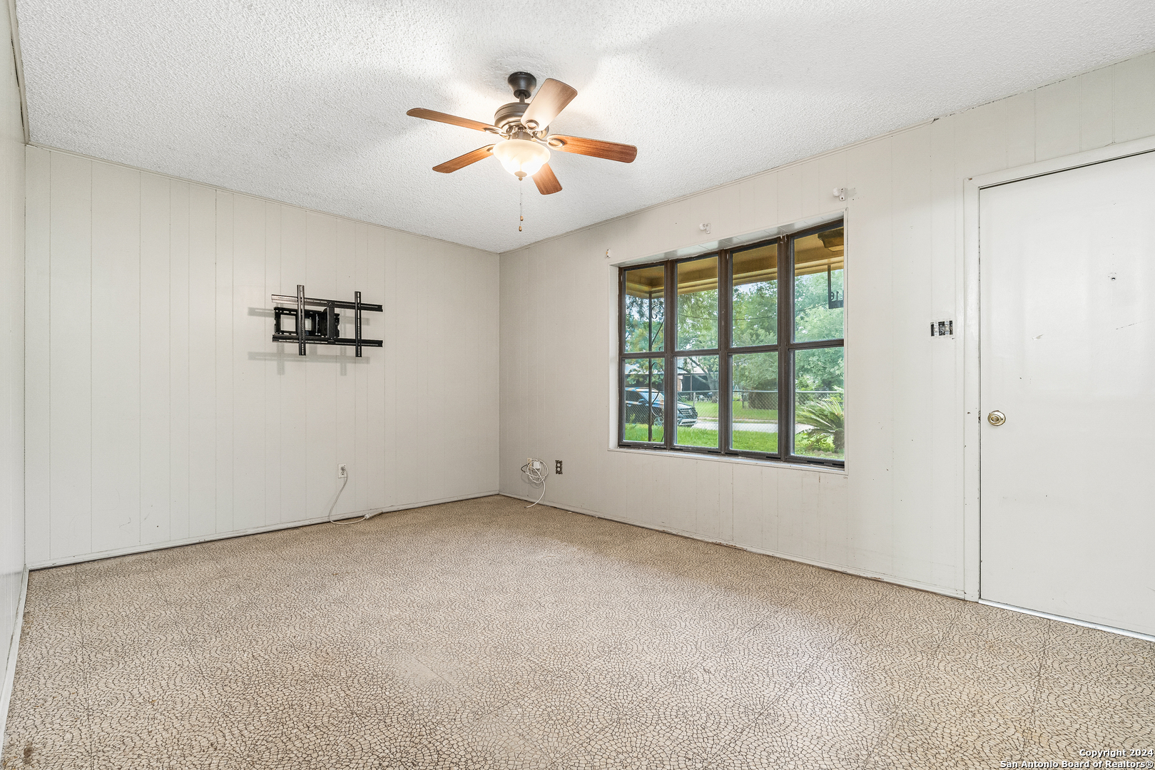 1116 E NUECES
