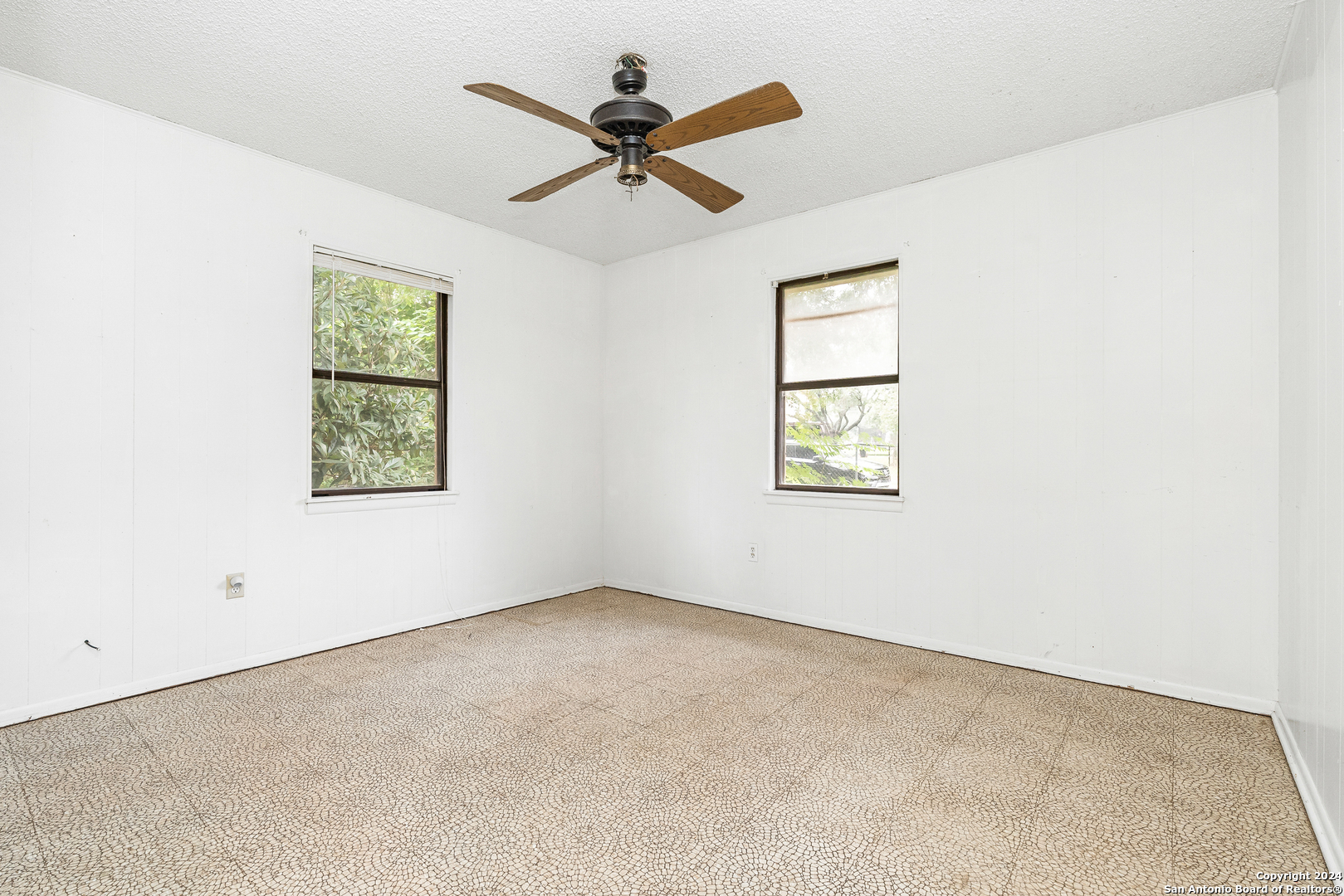1116 E NUECES