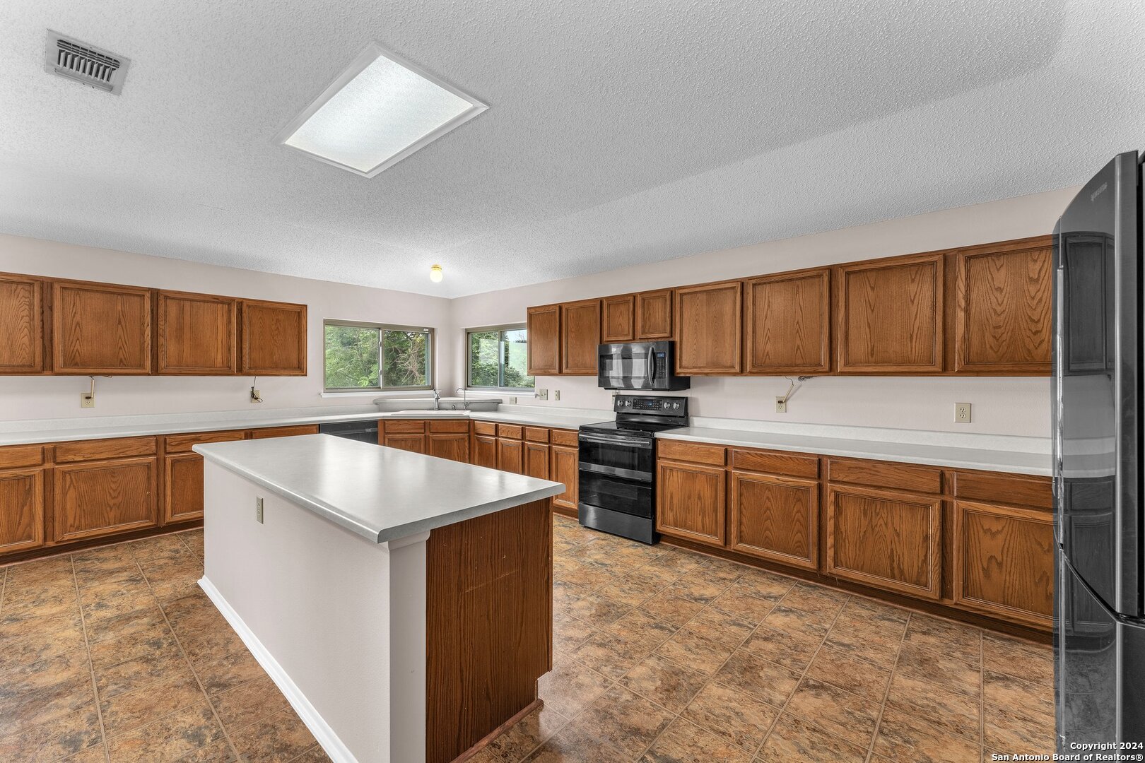 7742 OAKHILL PARK DR