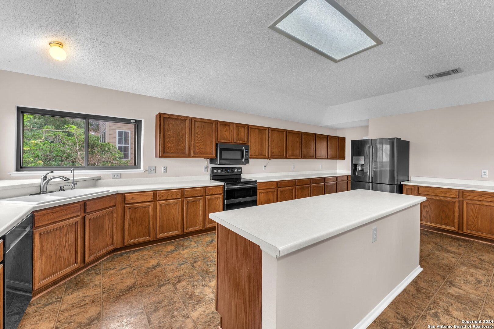 7742 OAKHILL PARK DR