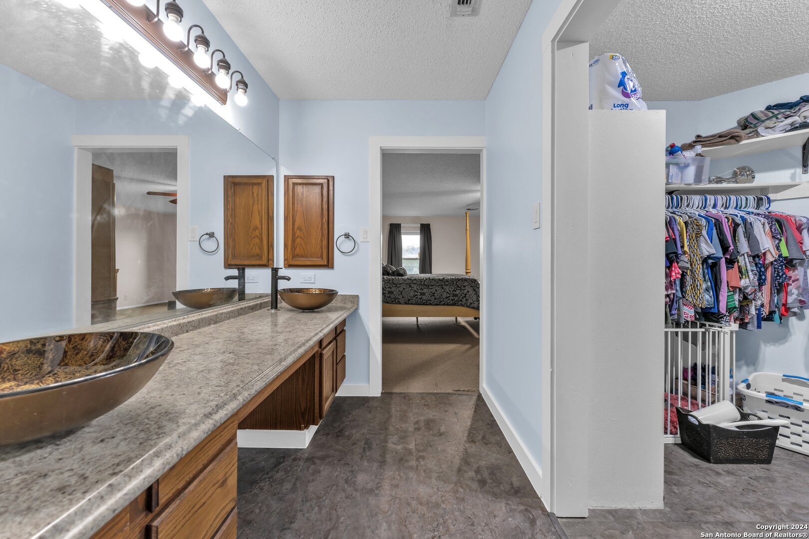 7742 OAKHILL PARK DR