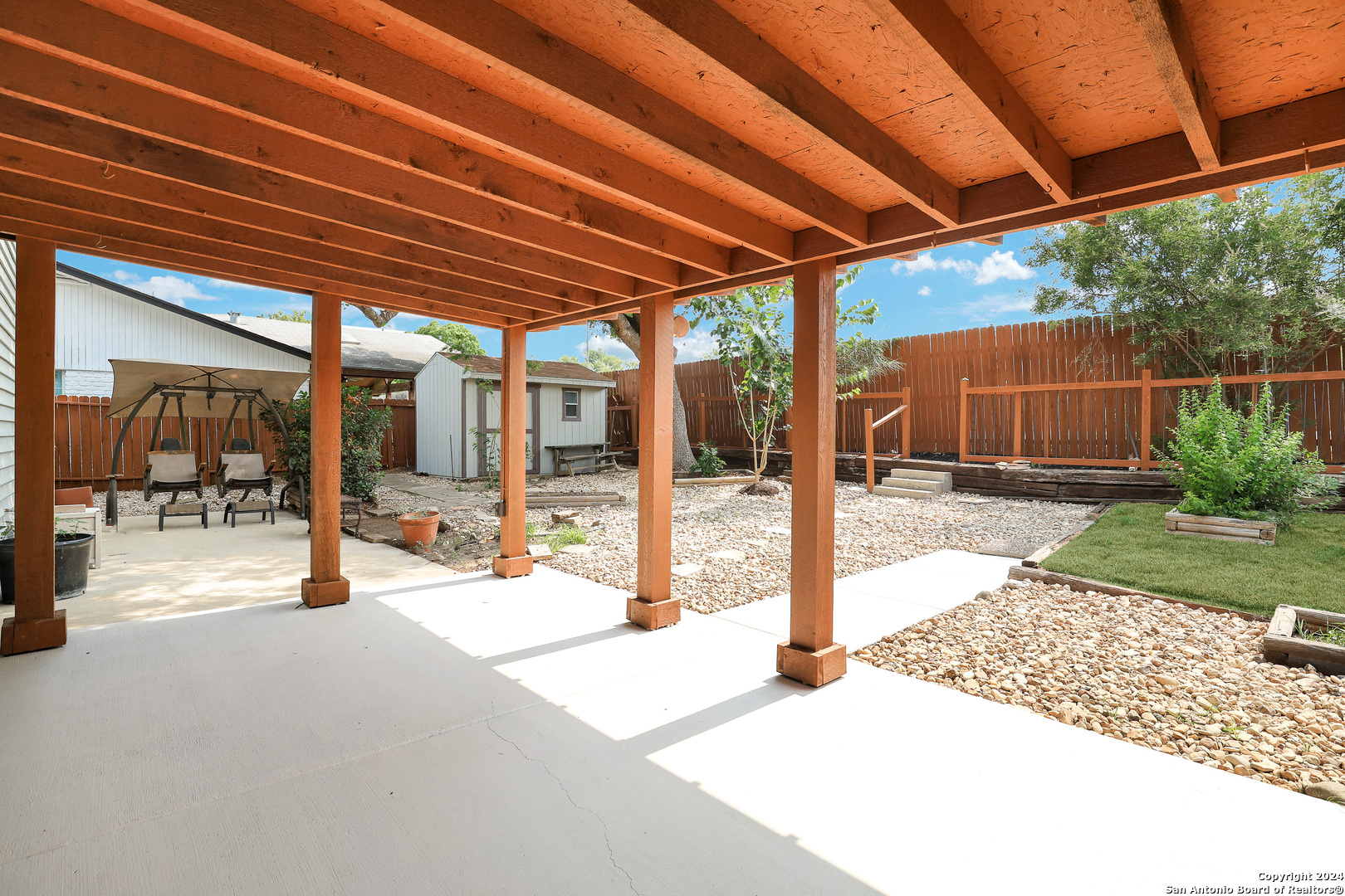 1310 S ELLISON DR