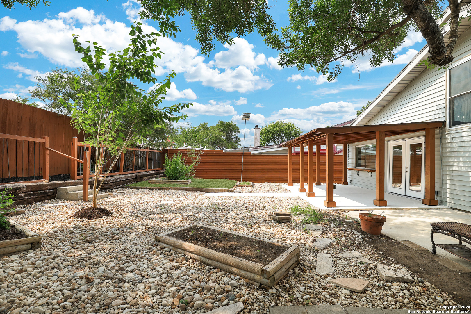 1310 S ELLISON DR