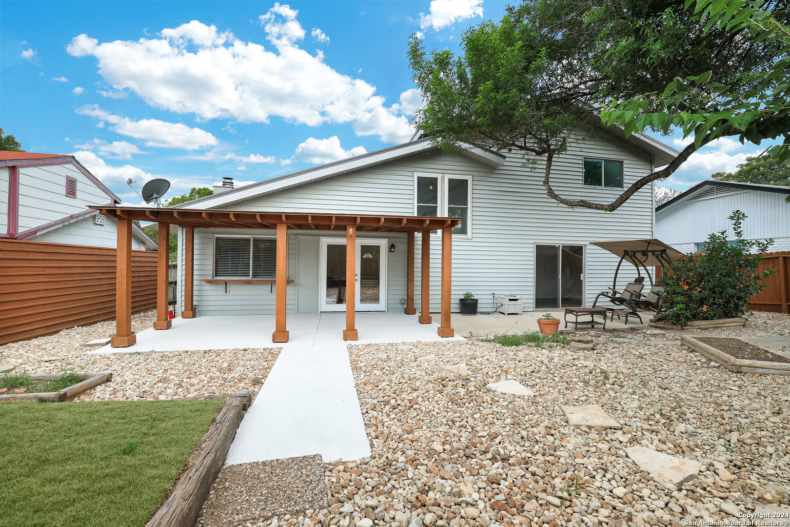 1310 S ELLISON DR