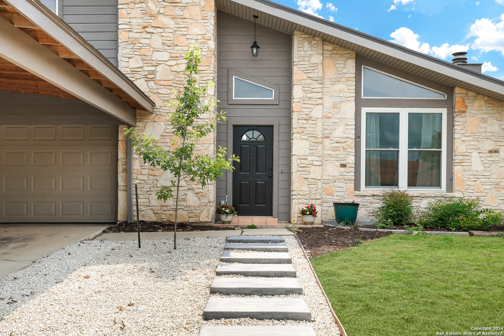 1310 S ELLISON DR