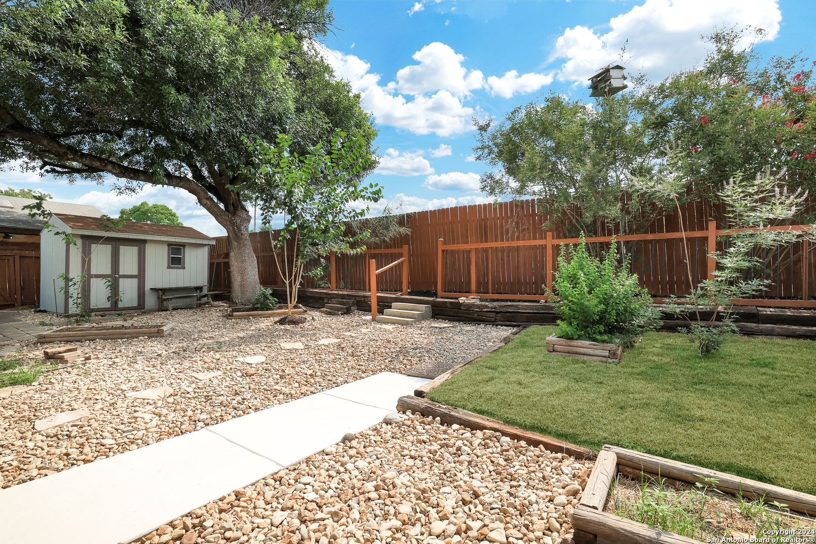 1310 S ELLISON DR