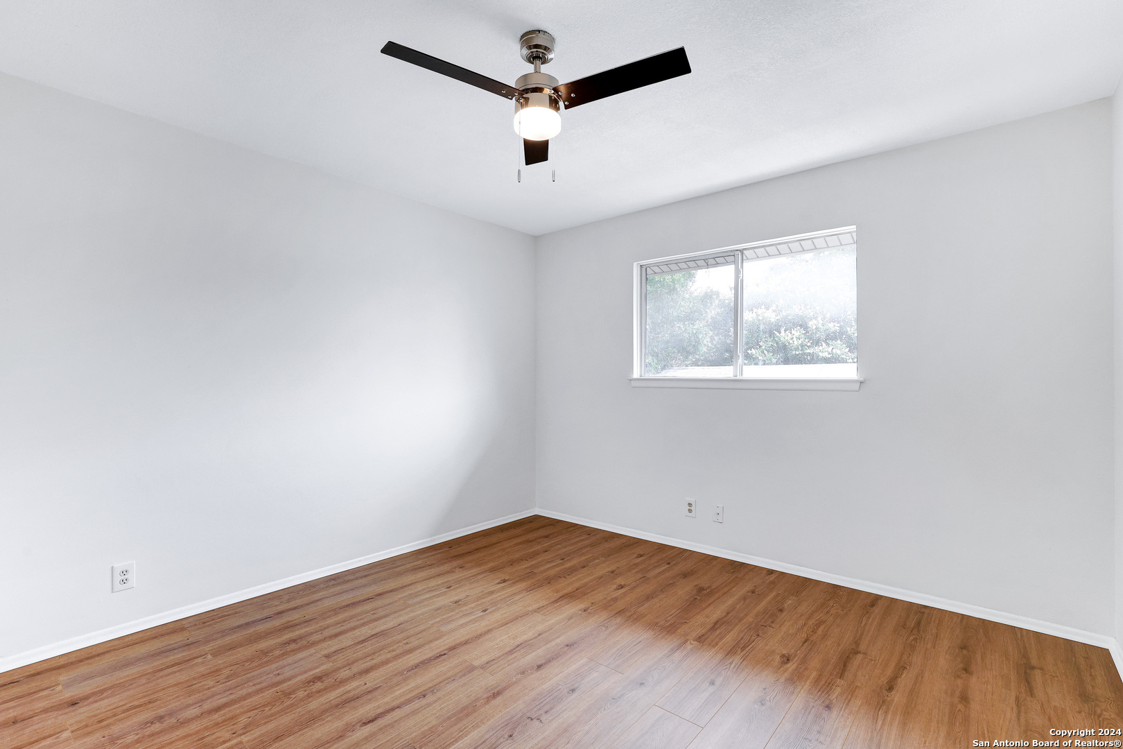 1310 S ELLISON DR