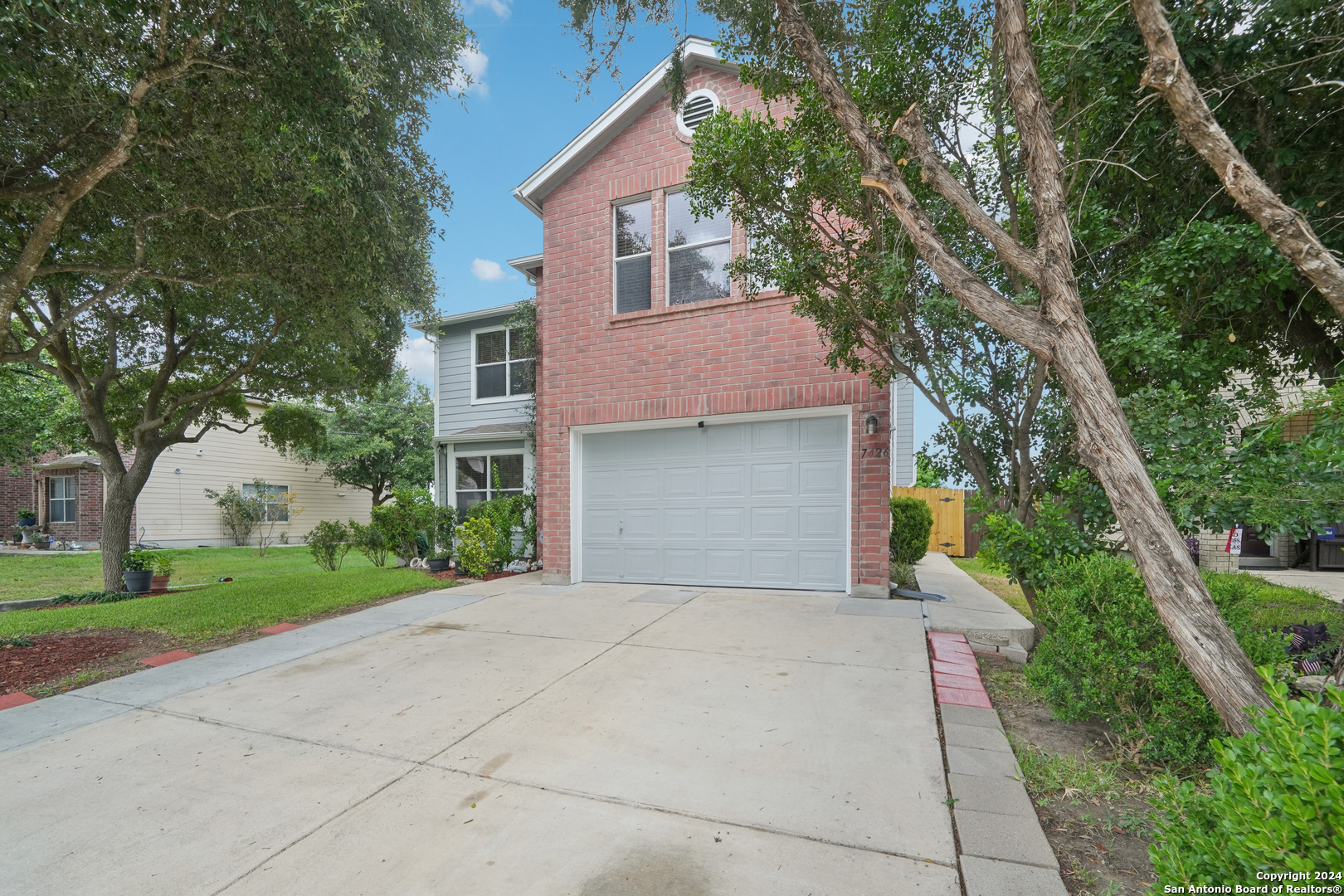 7426 CORTLAND OAK